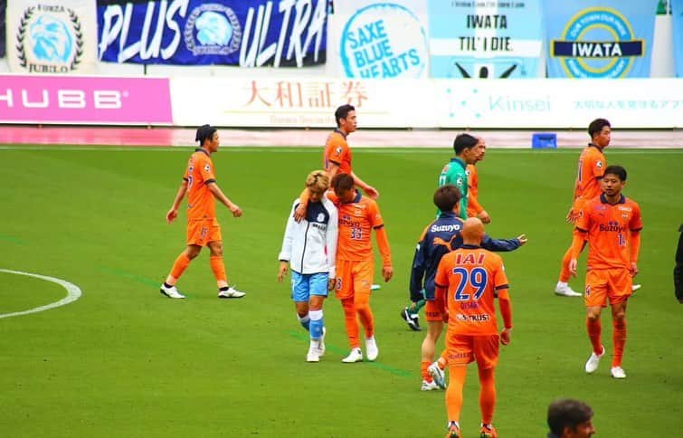 乾貴士さんのインスタグラム写真 - (乾貴士Instagram)「最高の雰囲気でした！！ ファンの方もモヤモヤしてると思うけど、次からも応援よろしくです！！  それにしても、ヤットさんの凄さがわかる試合でした！！ ほんまにすごすぎた！！」3月19日 18時09分 - takashi.08