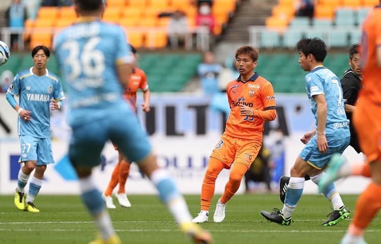 乾貴士さんのインスタグラム写真 - (乾貴士Instagram)「最高の雰囲気でした！！ ファンの方もモヤモヤしてると思うけど、次からも応援よろしくです！！  それにしても、ヤットさんの凄さがわかる試合でした！！ ほんまにすごすぎた！！」3月19日 18時09分 - takashi.08