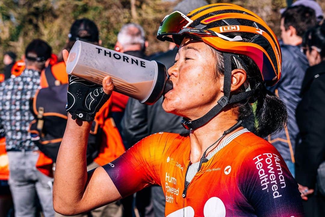 與那嶺恵理のインスタグラム：「Everything, Process. No matter I’m good or bad➿Recovery by @thornehealth and keep on eyes ahead👀  . . Luckily we had no rain 🌧!!! @tourdenormandie 🇫🇷 Let’s go last stage 💨💨 . . 📸: @oskarsbrook  #今日のエリさん　#HumanPoweredHealth」