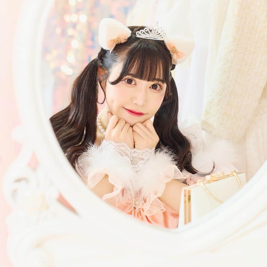 木咲りんのインスタグラム：「* ⋆ ツインテールとかハーフツインて やっぱりかわいいよね..すき？👧🏻 ⋆ * #idol#cosplay#cosplaygirl#japaneseidol#japanesegirl#asiangirls#asianbeauty#アイドル#アイドルヘア#生誕衣装#コスプレ女子#生誕祭#乃木坂46#アイドルマスター#お姫様#コスプレ#コンカフェ嬢#アイドル衣装#地雷系女子#コスプレイヤー#インスタグラビア#ツインテール#メイド#プリンセス#撮影会モデル#粉我#偶像#데이트#그녀#아이돌」