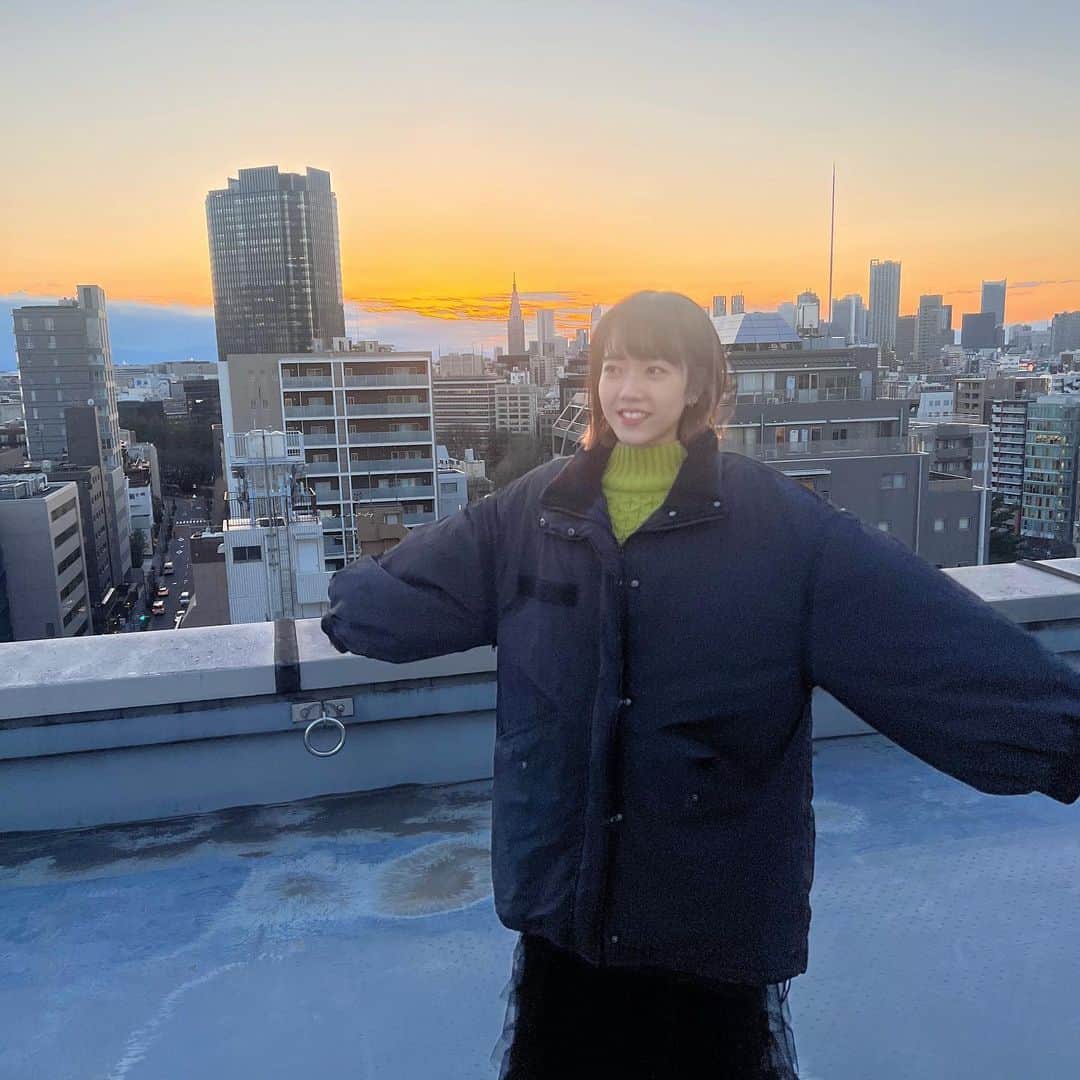 早希さんのインスタグラム写真 - (早希Instagram)「夕日の中パシャパシャ撮ってもらった📸」2月23日 19時18分 - saki_ikas428