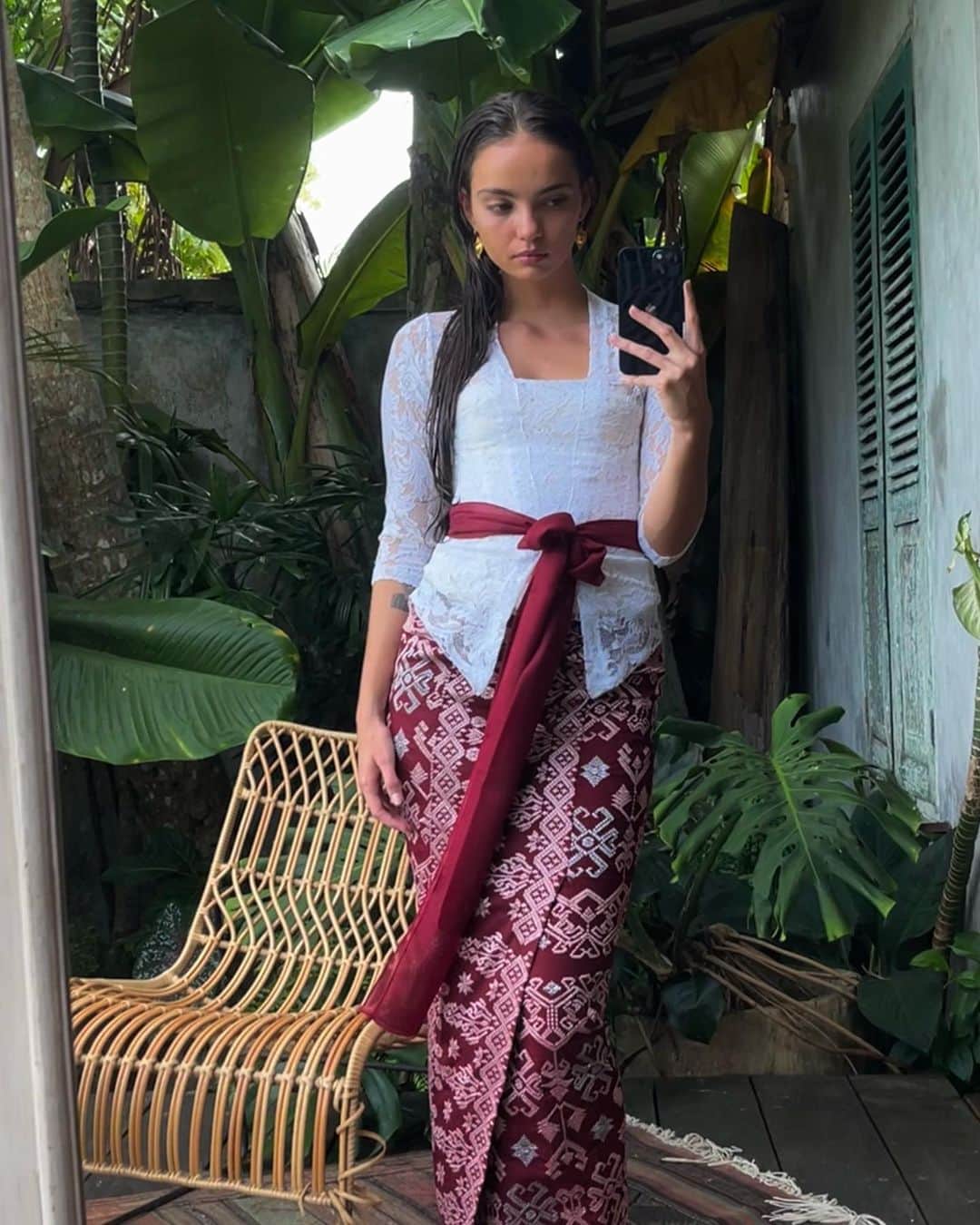 Inka Williamsのインスタグラム：「Upacara Pura Gede 🧡  gaya sajan foto2 tapi tiang nageh bilang matur suksma ke Pererenan , kampung tiang 😂🧡 hampir 24 tahun ngoyong dini. Sube mulai gila sajan tapi selalu cinta karna hati tiang dini dari tiang lekad 😂  Suksma untuk semua memori2 nya jak proteksi ne🧡 love u」