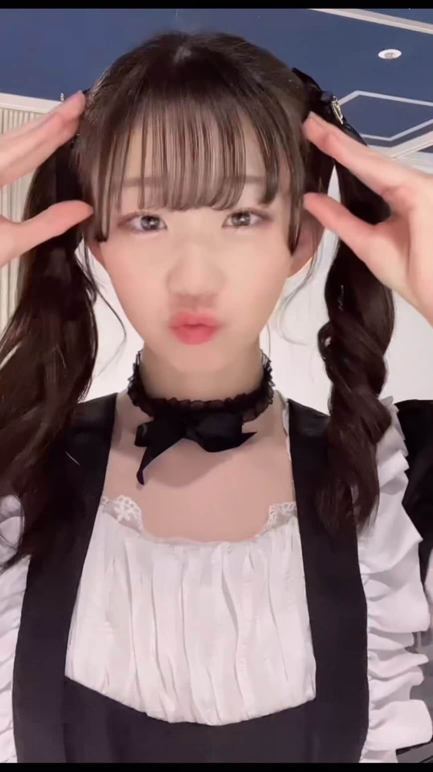 雪月心愛のインスタグラム：「あなたの好みになりたいなあ🪄🐰🪞🤍  #リール #TikTok #コスプレ #メイド服 #メイド #ツインテール #ribbon  #ヘアアレンジ #アイドル #idol #偶像 #아이돌 #アイドル衣装 #スターダスト #スタプラ #高校生 #jk #ljk #04 #instagood #japanesegirl #instalike #followme #おやすみぃあ」