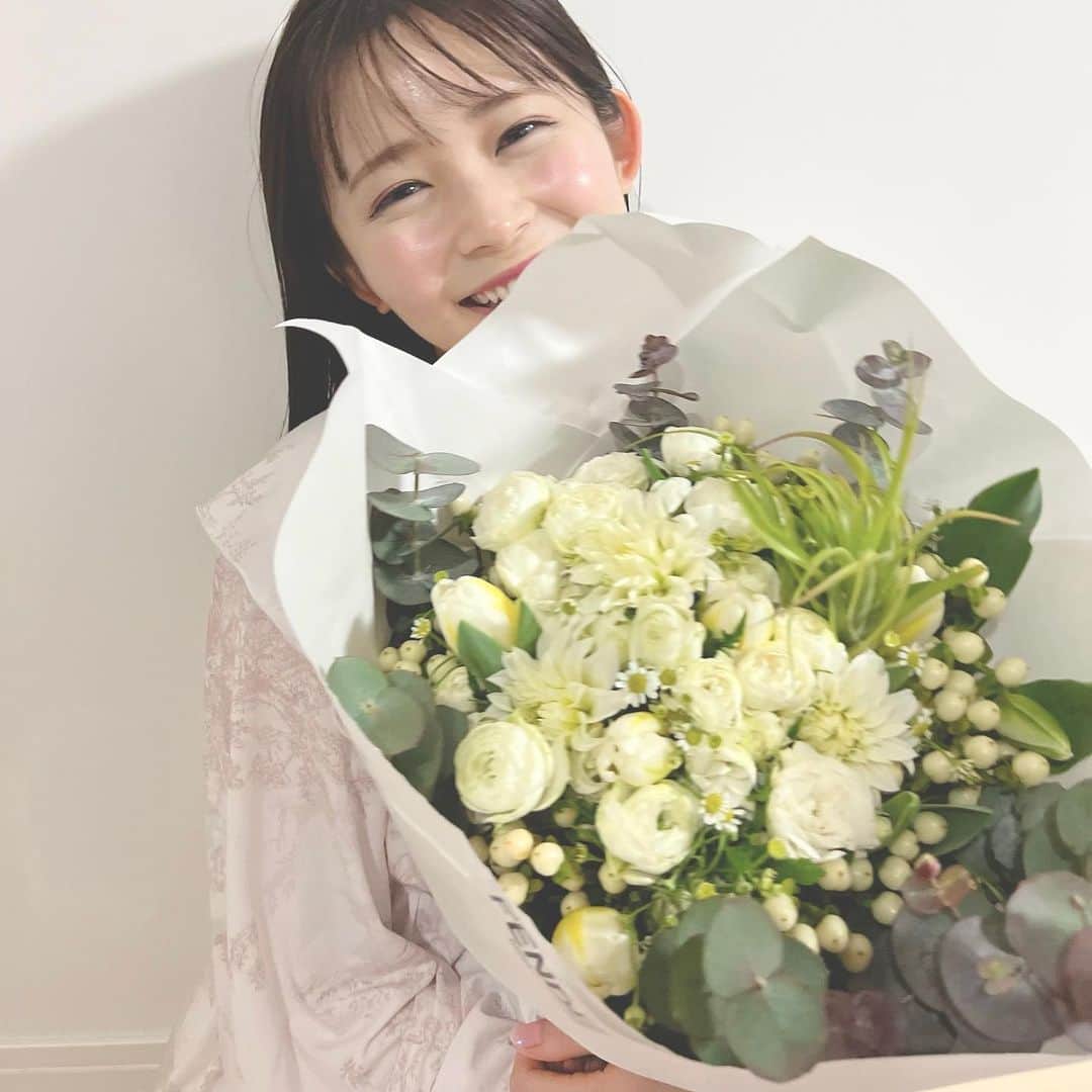 久間田琳加のインスタグラム：「22歳になりました！ みなさんからのメッセージで、 幸せを感じる1日になっています😭💕 いつも本当にありがとうございます☺️」