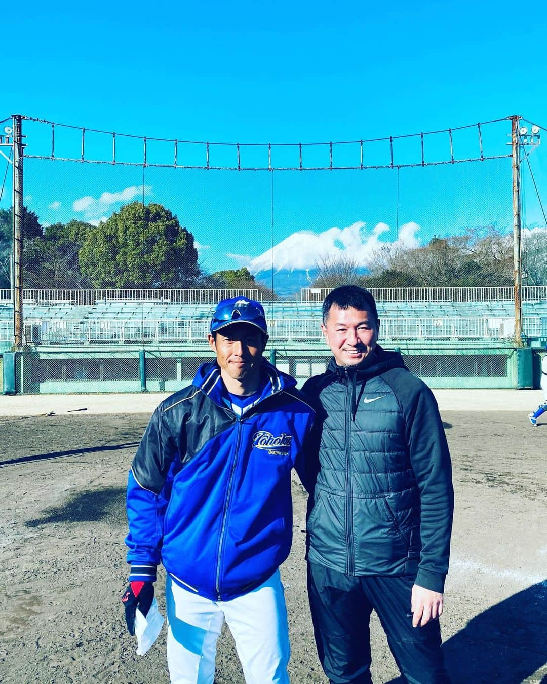 岡本篤志のインスタグラム：「西武ライオンズで一緒にバッテリーを組んでた 東北学院大学野球部監督の星孝典に会いに静岡まで！ . #星孝典#東北学院大学#東北学院大学野球部 #読売ジャイアンツ #埼玉西武ライオンズ #楽天イーグルス #プロ野球#パリーグ#セリーグ#監督#コーチ#バッテリー」