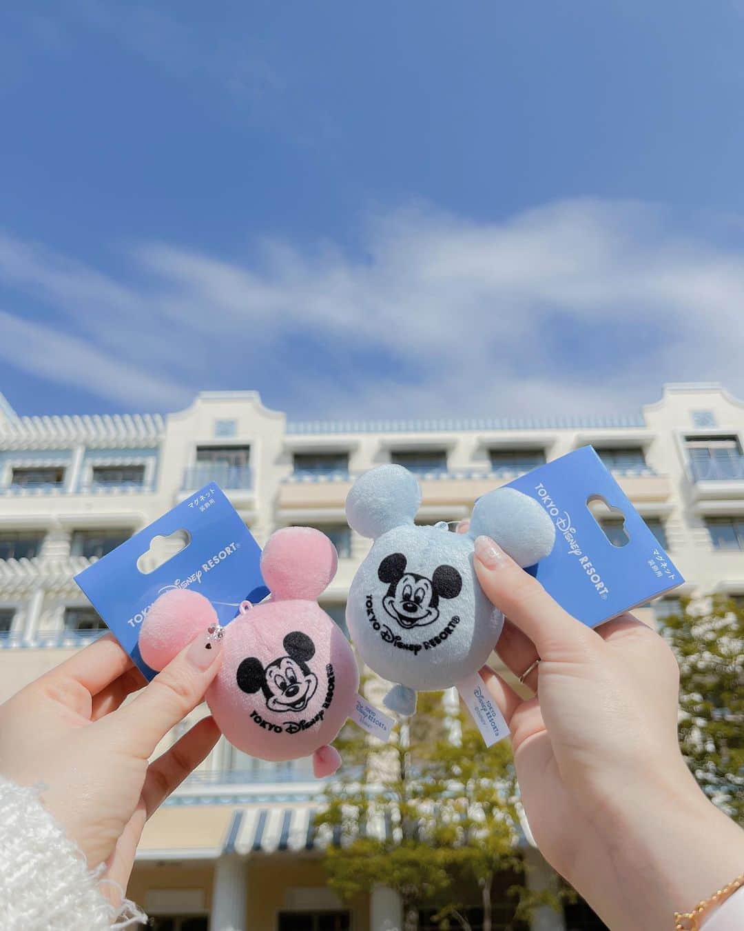 SHIHORINさんのインスタグラム写真 - (SHIHORINInstagram)「𓍣  ˗ˏˋMickey Balloon Goods ˎˊ˗   今日から発売のミッキーバルーンシリーズ🎈  マグネットとモップをget♡ マグネットは早速冷蔵庫に付けた☺️ 可愛い〜🥺🎈  #shihorin__disney #disney #disneygoods #mickeyballoon #mickeyballoons #ミッキー #ミッキーマウス #ディズニーグッズ #ミッキーバルーングッズ #ミッキーバルーン #おうちディズニー #ディズニー新商品」2月23日 20時44分 - shihoriiin49