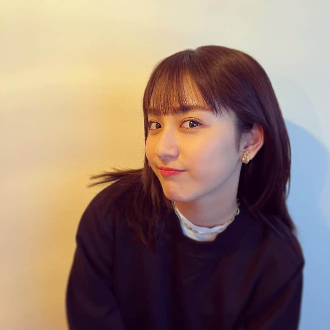 平祐奈のインスタグラム：「🌈🧡🕊 暖かくなってきて嬉しいねぇ  【平祐奈公式LINE】リニューアルしたのでぜひ QRコード読み取ってお友達になってね🌱 あとでLINEおくるー。  今夜23時からはラジオもお付き合いくださーい お茶のお話してます🫖♡  #bayfm78  #平祐奈の凸凹ラジオ」