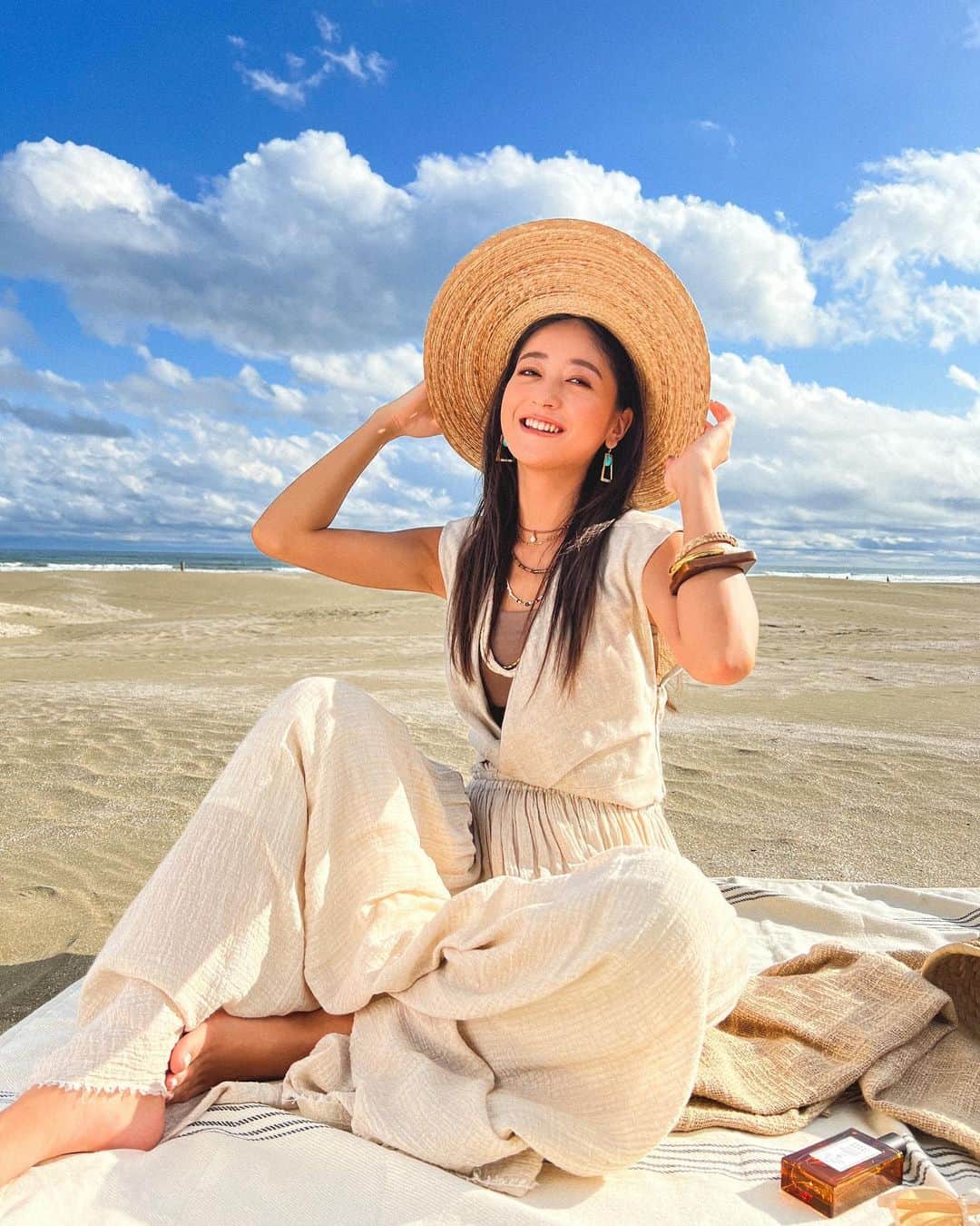 のインスタグラム：「． 夏先取り女すぎ☀︎ ハワイの気分でいますが千葉です⛱」