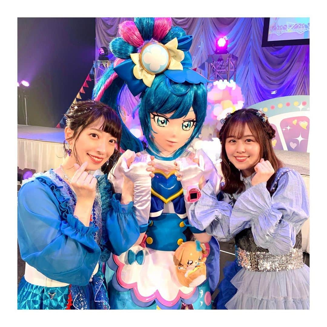 日岡なつみのインスタグラム：「#デパプリ感謝祭 理沙さん、スパイシーと！💙  理沙さんのここねが大好きで… いつのまにかパムパムがここねLOVEなように、私も理沙さんLOVEになってたっ😍💍笑  なかなか一緒に収録できなくて寂しかったけど、ここねが「パムパム」って優しく、時に強く呼んでくれるのがとっても嬉しかったなぁ🐶  役者として人として心から尊敬してます…！ パートナーになれて本当に幸せでした🥹💙  これからは理沙さんのファンとしておデートにお誘いしたいと思います！！！笑  #デパプリ #precure」