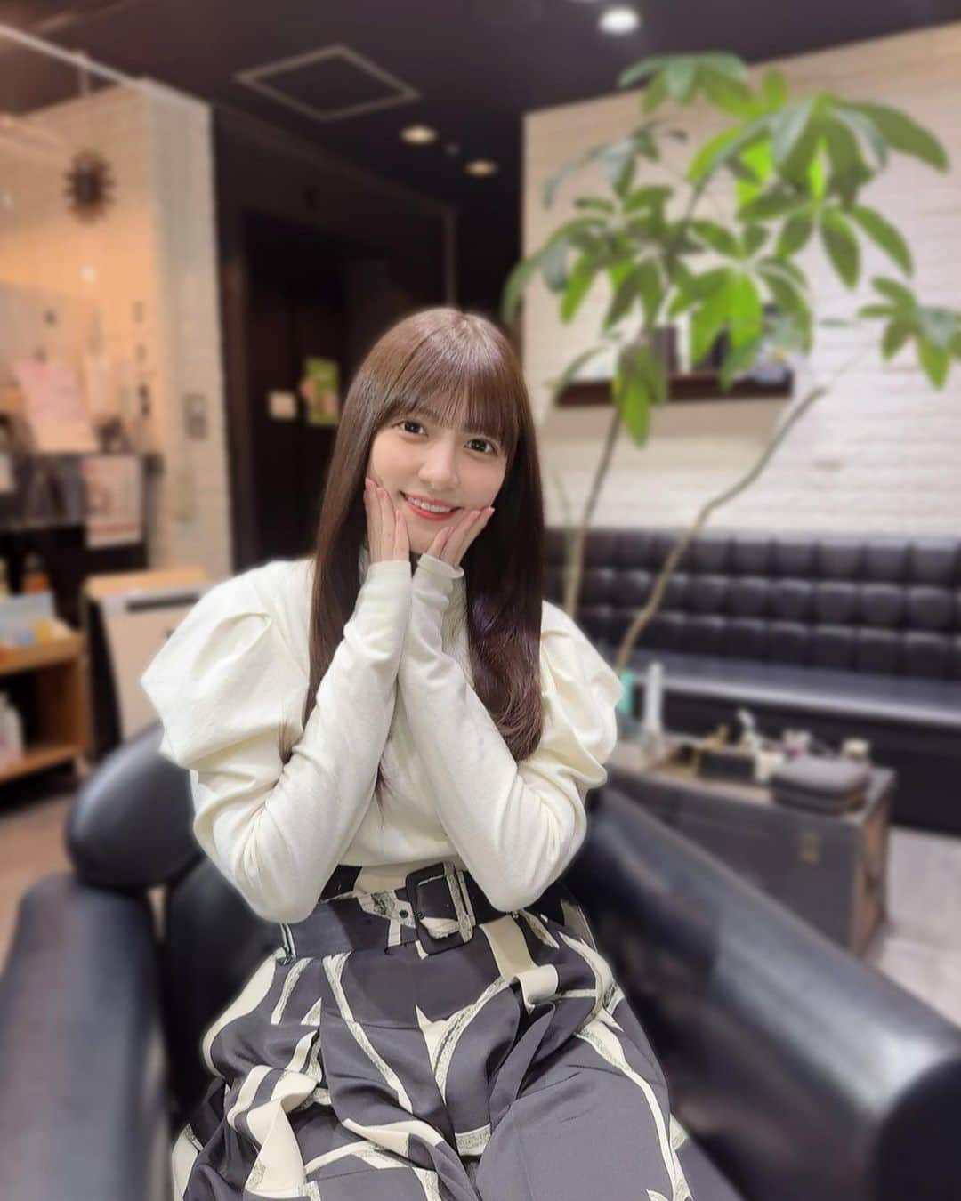 奥村優希のインスタグラム：「メンテナンスdayでした💆🏻‍♀️💇🏻‍♀️🧡  💇🏻‍♀️カラー・トリートメント・カット @chiaki.m.official  さん  💆🏻‍♀️小顔矯正 @miroir__official  さん  いつもありがとうございます🥹💗」