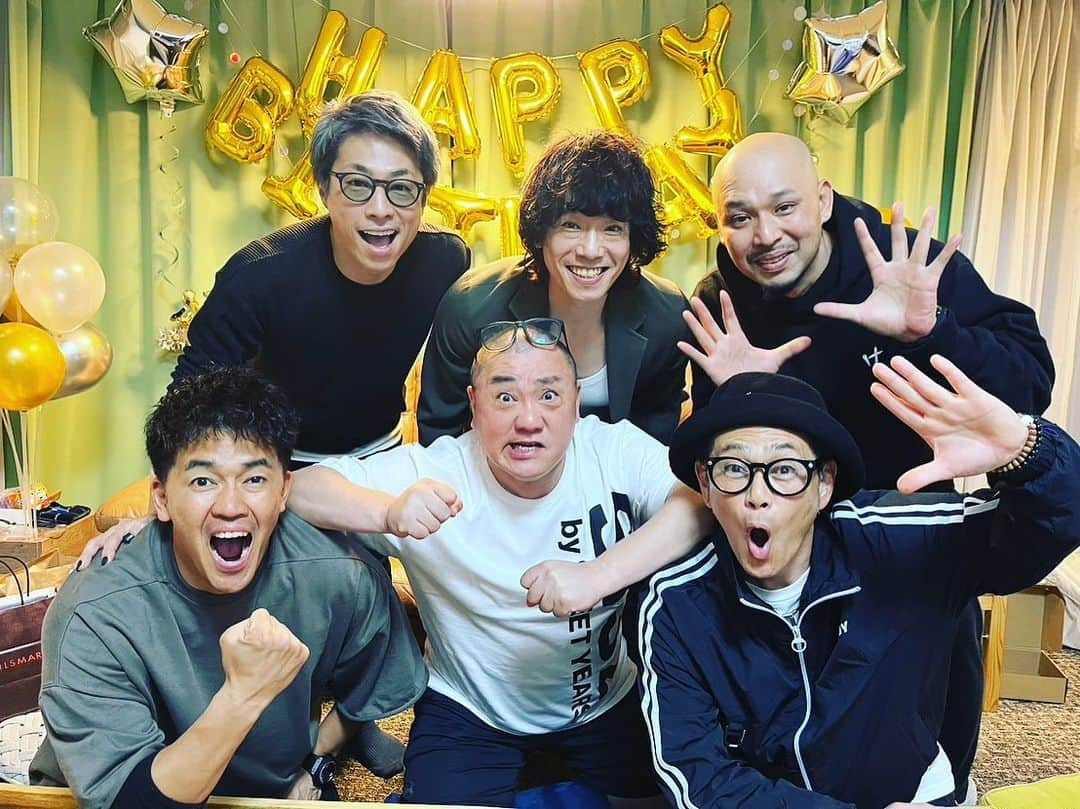 山本圭壱のインスタグラム：「けいちょんチャンネル 生配信 55歳バースデー配信でした #けいちょんチャンネル #けいちょん」