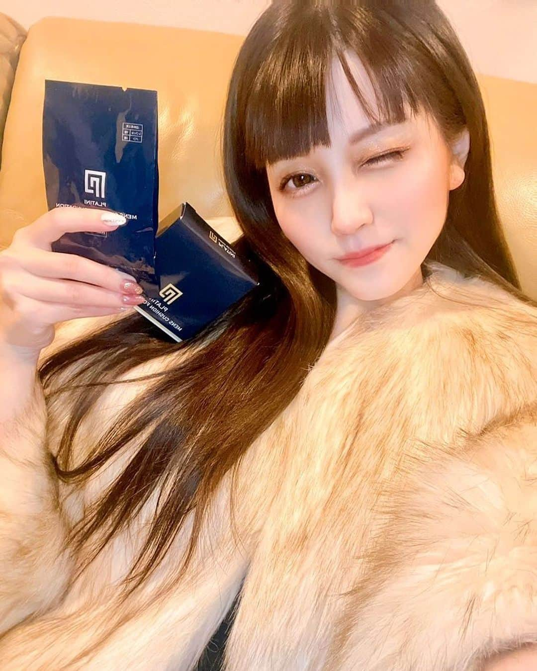 まろかさんのインスタグラム写真 - (まろかInstagram)「今日は . 早めに寝よっかな 🥱😴  明日も 、ぉ仕事 頑張ろっと 💓  今回 、みんなにオススメしたい商品は ･･･   ❤️ PLATINI ❤️ 様  ✨ メンズ クッションファンデーション ✨  自然に肌に馴染むから 、パパにプレゼント 😊💕 UVカット機能まであるから 、嬉しぃょね 💋  click ↘️   💄 https://platini.jp 💋  #まろか #拡散希望  PR @platini_mensbeauty  #クッションファンデーション #クッションファンデ #プラティニ #メンズコスメ #男性化粧品 #platini_mensbeauty #トリドリベース  #ましゅまろ #グラビアアイドル #グラドル #カウンセラー #アイドル #モデル #巨乳 #follow #followme #instagood #photo #selfie #girl #me #gravure #idol #model #sexy #style #japan #tokyo」2月23日 23時48分 - maroka19901029