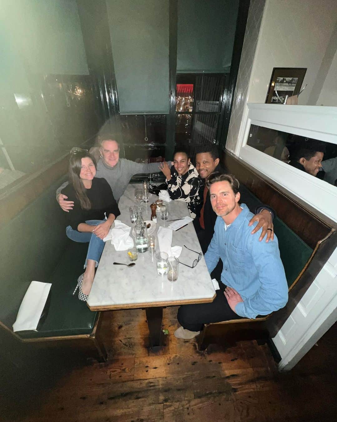 ティム・ディケイのインスタグラム：「Raised a glass to Willie last night. Love this WC family.」