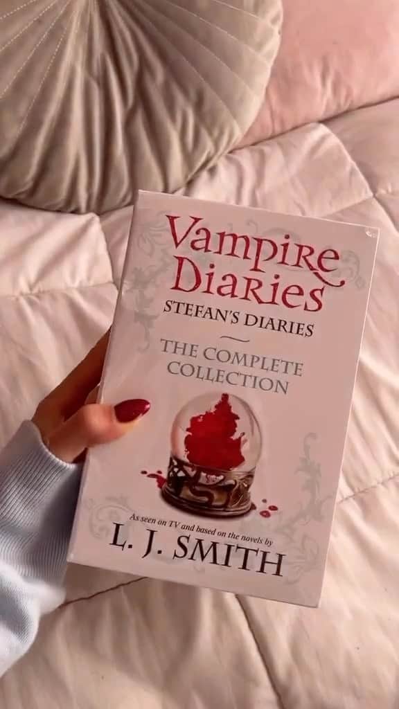 のインスタグラム：「I want this so much 🥲  Follow for more -> @ninadobrev   #nina #ninadobrev #iansomerhalder #thevampirediaries #elenagilbert #katherinepierce #damonsalvatore #delena #nian #theoriginals #rebekahmikaelson #carolineforbes #theoriginals #hayleymarshall #klausmikaelson #elijahmikaelson #stefansalvatore #paulwesley #mikaelson #salvatore #hopemikaelson #legacies #vampirediaries #vampirediariesedits #stelena #steferine」