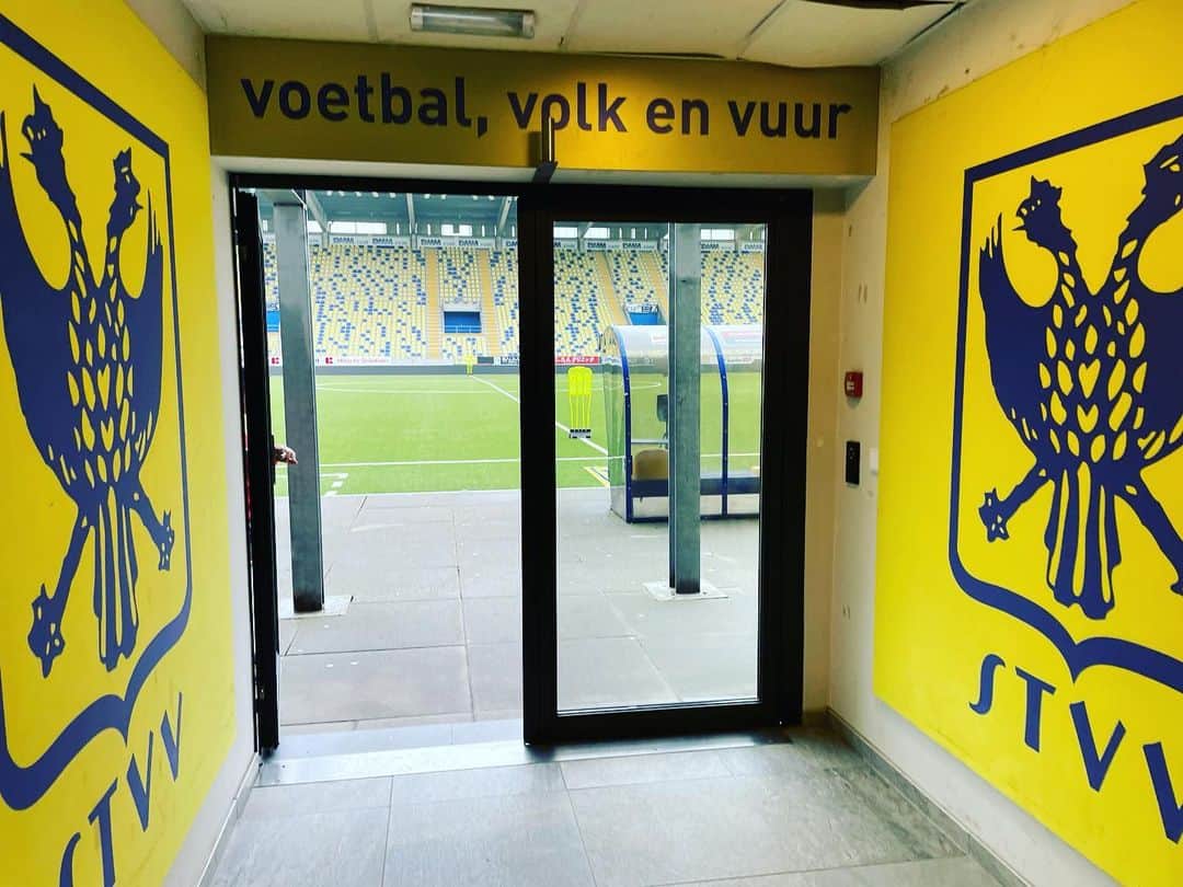 楽山孝志さんのインスタグラム写真 - (楽山孝志Instagram)「Sint Truiden STVV⚽️ #ベルギー  #belguim  #比利时  #football  #欧州」2月24日 4時48分 - takashi.rakuyama