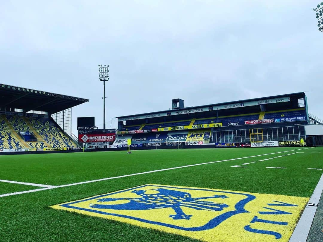 楽山孝志さんのインスタグラム写真 - (楽山孝志Instagram)「Sint Truiden STVV⚽️ #ベルギー  #belguim  #比利时  #football  #欧州」2月24日 4時48分 - takashi.rakuyama