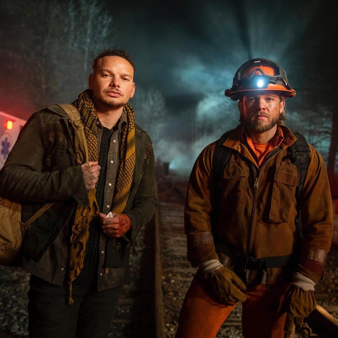 マックス・シエリオットさんのインスタグラム写真 - (マックス・シエリオットInstagram)「Max 🤝 Kane. Who’s excited to see this duo on @firecountrycbs?」2月24日 5時24分 - maxthieriot