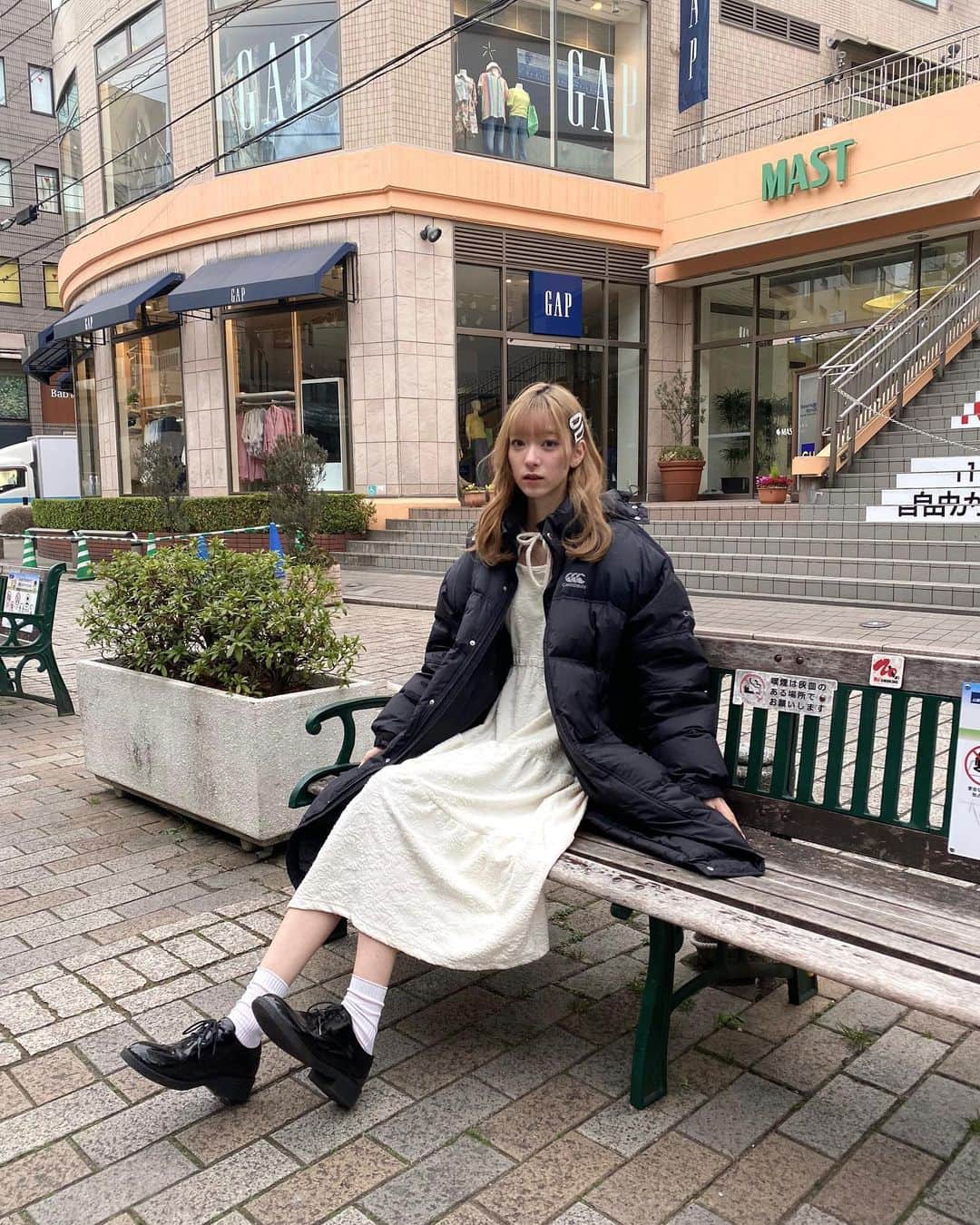 夏目璃乃のインスタグラム：「そしてそして、、👀  ブレアのECブランドが一日限定でPOP UPを開催するみたいです ̖́-  とってもスペシャルなゲストや先輩方のフリマもあります♡  気になる方は @blea_official のアカウントから詳細確認してね🤲🏻´-」