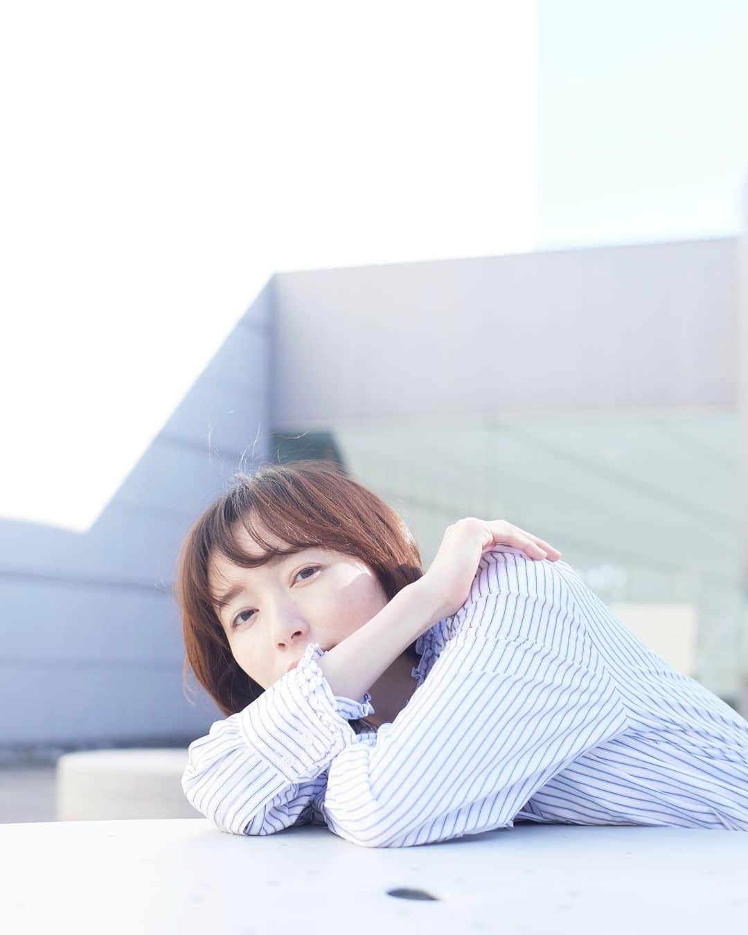 佐藤愛子のインスタグラム：「気づけば2023年になっていました‥。 今年もゆるっとよろしくお願いします。  佐藤愛子  📷　@takikawayayoi」