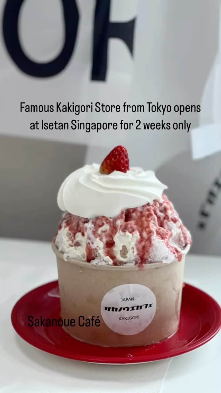 Little Miss Bento・Shirley シャリーのインスタグラム：「So super excited I can get to eat @sakanouecafe’s kakigori again now that they have open a limited time pop up at Isetan Orchard for 2 weeks   Got to see their kakigori being made and tasted the strawberry ice cake flavor, so ふわふわ (fluffy) I ate it all by myself. Can’t wait to try their other flavors like Sake cream with cherry blossom 🌸, and Pistachio Raspberry.  Period: 24 February – 9 March 2023 Place: Basement 1, Isetan Scotts Supermarket, 350 Orchard Road Shaw House 238868 Opening hours: 10:00am – 9:00pm」