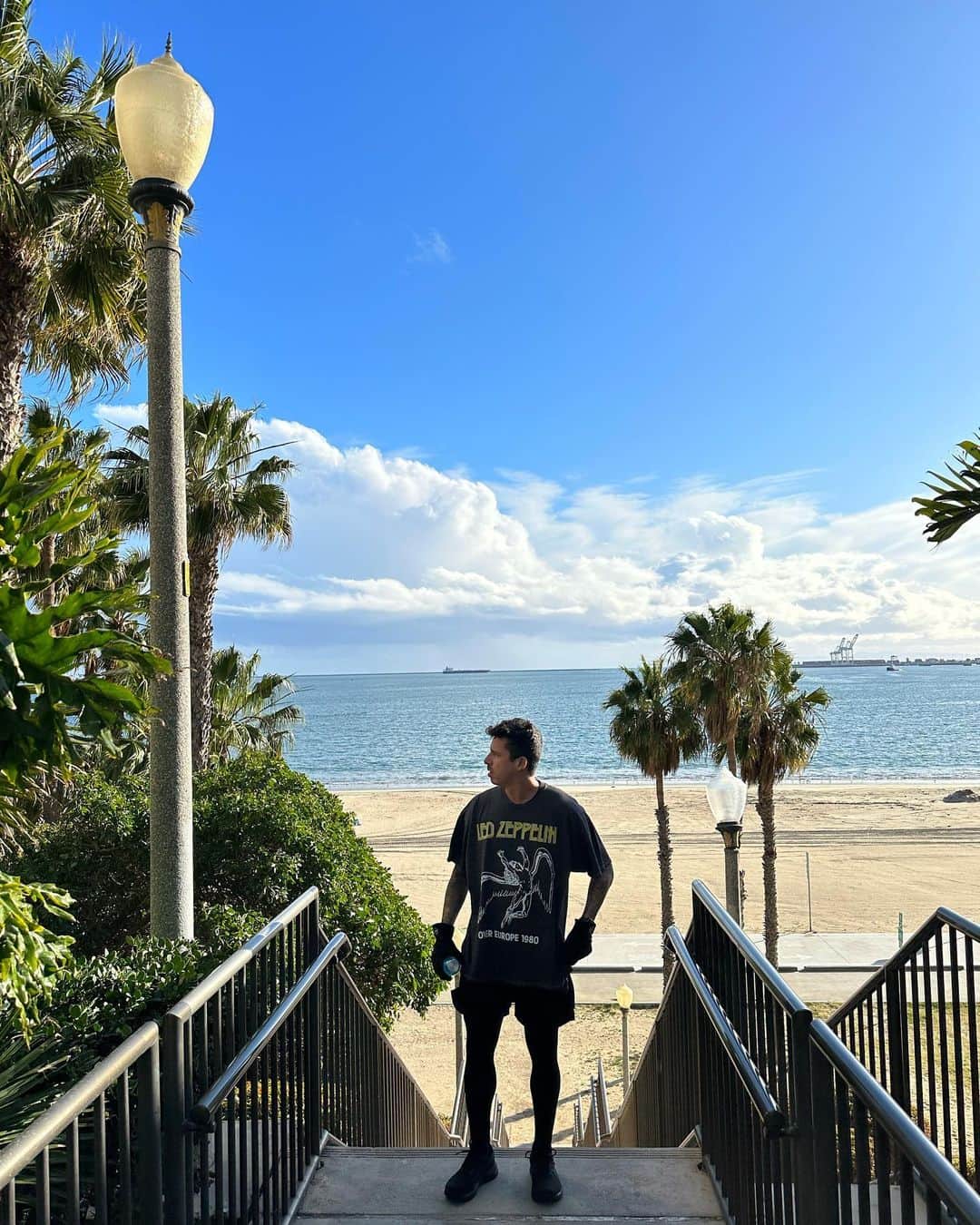 ルアン・オリベイラのインスタグラム：「Back to cali, Straight to business // De volta a Califa, Direto pro trabalho duro! ☑️  @jbl_brasil   🎥 @rafinhaxc」