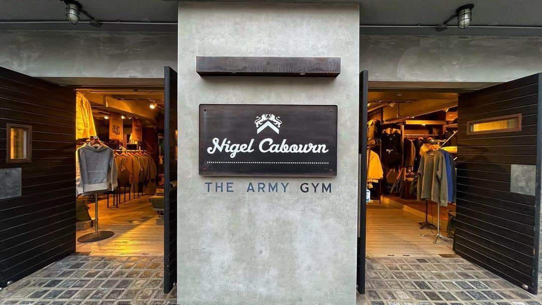 村田充さんのインスタグラム写真 - (村田充Instagram)「キンケロシアターの近くには私の好きな洋服屋があるです。  #nigelcabourn」2月24日 22時21分 - mitsumurata