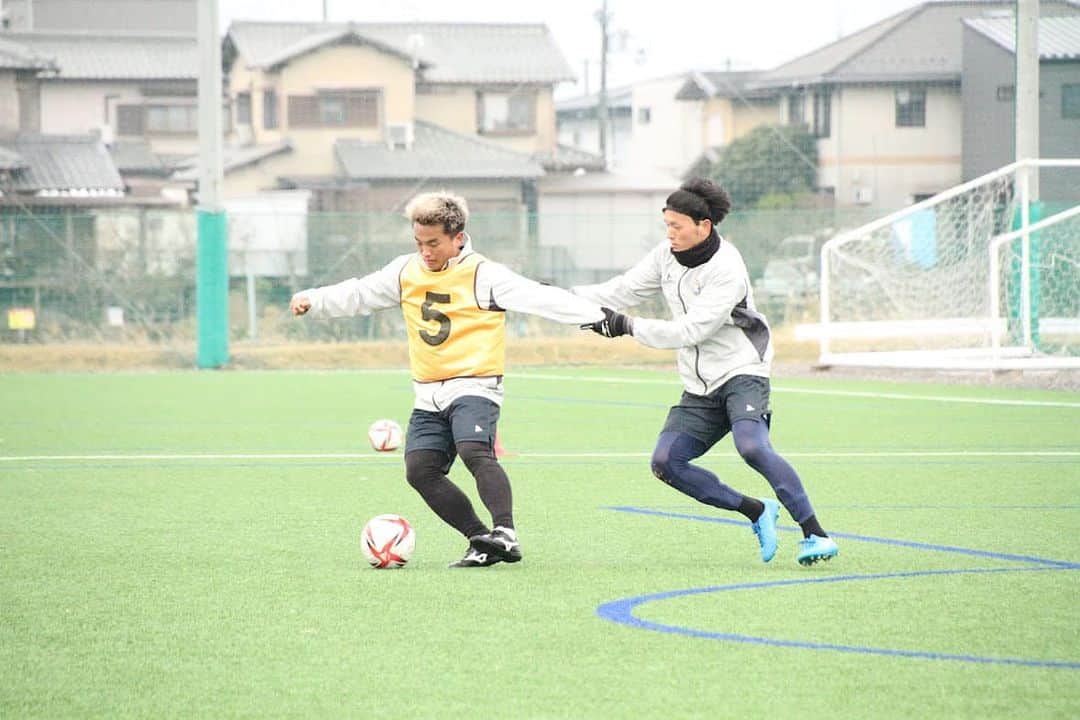 國領一平さんのインスタグラム写真 - (國領一平Instagram)「選手として チームに必要とされる選手になりたい。 チームを勝たせられる選手になりたい。 味方に必要とされる選手になりたい。  指導者として 子供達にサッカーを教えて欲しいと必要とされるコーチになりたい。 その子の人生に幅を持たせられるコーチでいたい。  チームに味方に子供達に認められるような選手・コーチ・人になれるように。 まだまだ頑張ります！  #レイラック滋賀FC #國領一平 #14アカデミー #PENALTY #」2月24日 21時02分 - ippei.kokuryo