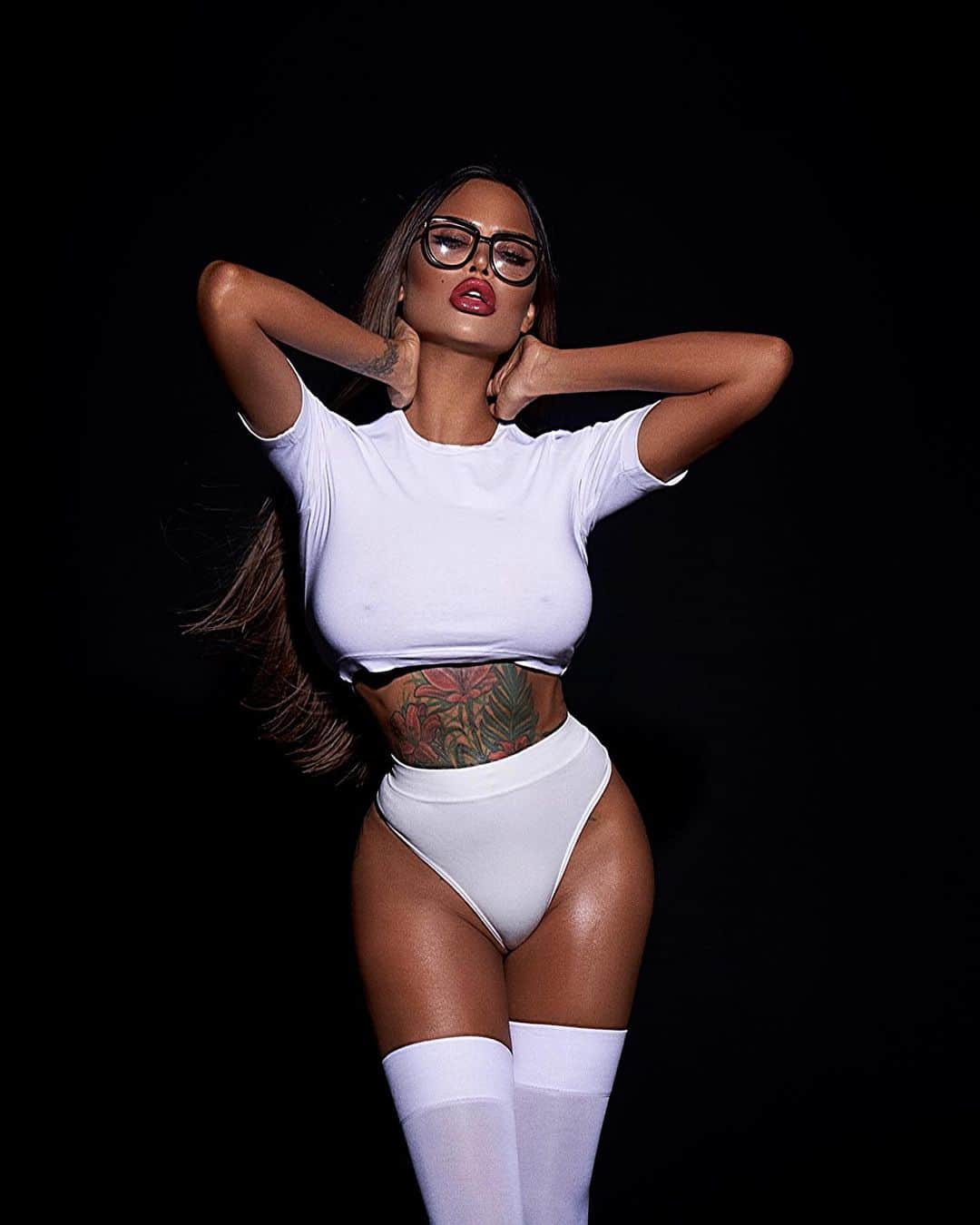 Nita Kuzminaのインスタグラム：「Это титанически-сексуально! 🫦💦 Сложно выбрать лучшую.. каждое фото достойно отдельного внимания!  Катюш @kat_shumskaya, обожаю себя в твоём объективе! Космос! 🔝🔝🔥」
