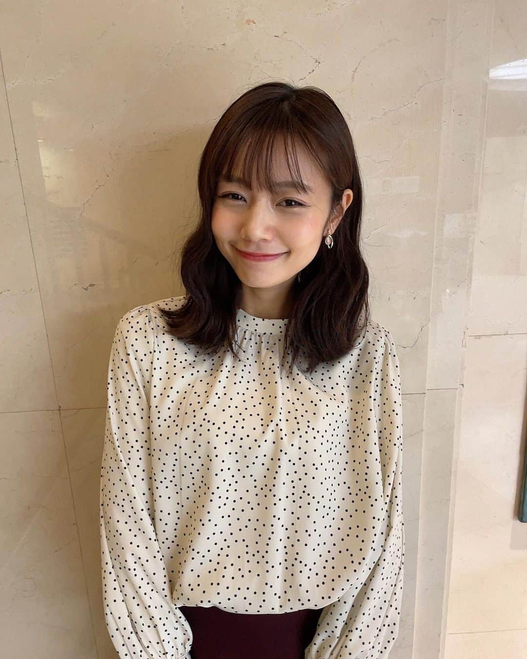 杉浦みずきのインスタグラム：「モニフラ/東京インフォメーションの衣装をまとめて〜🤍  2枚目  ブラウス→@its_international_official_ スカート→@superiorcloset_ined_official  3枚目 @naturalcouture_official   4枚目 ベスト＋パンツ→@superiorcloset_ined_official ブラウス→@geera__official  5.9枚目 @la_boutique_bonbon_official  6枚目 ニット→@m_maglie_le_cassetto_official スカート→@superiorcloset_ined_official  7枚目 ニット→@12twelveagenda スカート→@obli_official  8枚目 ニット→@naturalcouture_official スカート→@cohina.official」