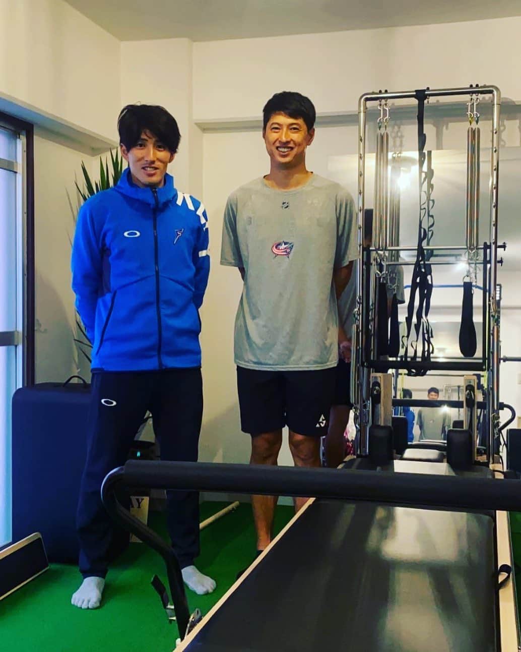 のインスタグラム：「ファイターズ時代に大変お世話になっていた高橋トレーナーが開業されてたので行かせてもらいました。エクササイズとピラティスで身体をバッチリ整えてもらいました。同級生でもあり色んな話しができ心もリフレッシュしてもらいました。高橋先生、ありがとうございました！ #恵比寿twoway #高橋知幹 #エクササイズ #ピラティス #村田透」