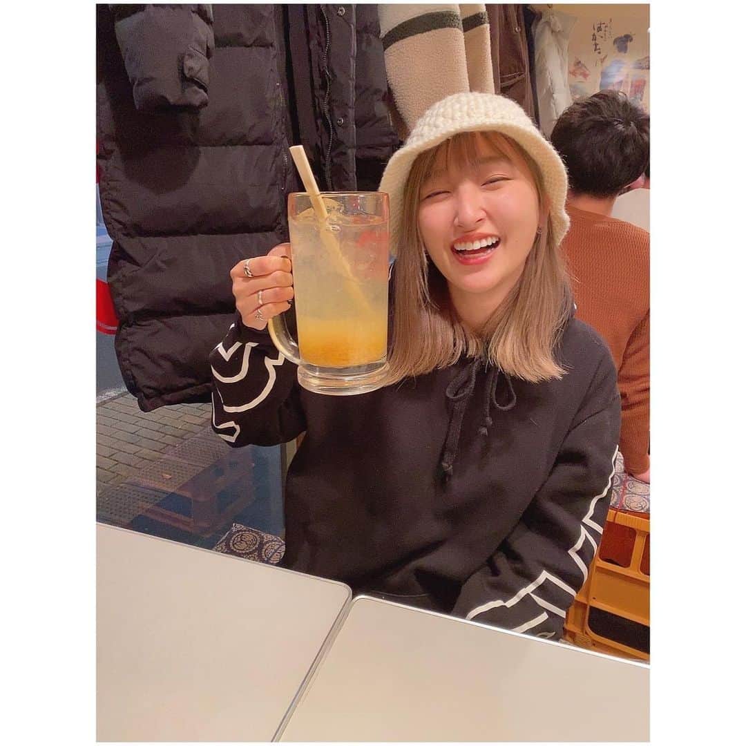 葉月のインスタグラム：「しあわせそ〜〜〜 ぷはぁっと行きたいもんですなあ🍻 今日も一日おつかれさまでしたあ！」