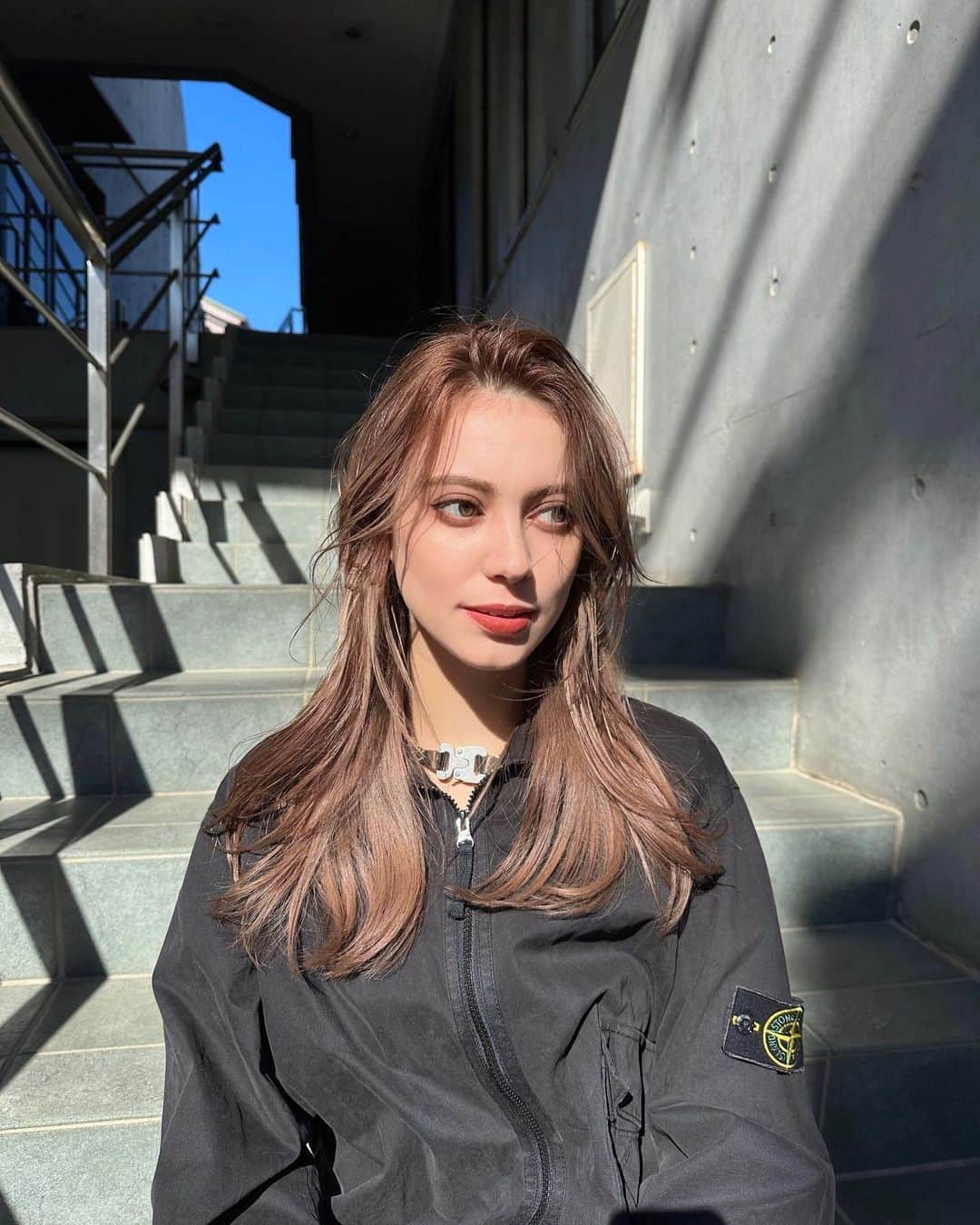 愛子のインスタグラム：「new color💇🏼‍♀️」