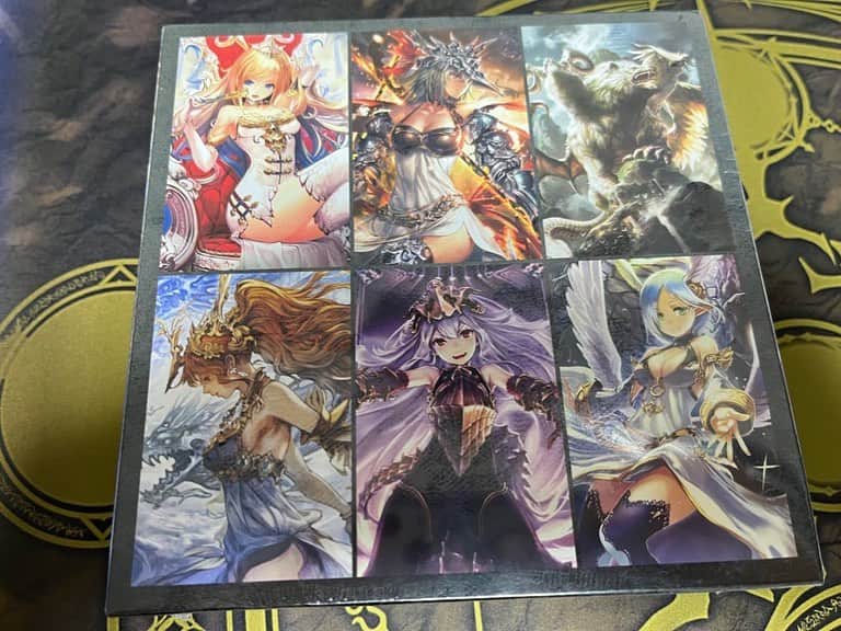 水野夏子さんのインスタグラム写真 - (水野夏子Instagram)「本日発売！ 天星神話✨  発売おめでとうございます☺️ 私の大好きなコードギアスとのコラボ😭💓  1ボックス目開封はYouTubeにアップしました😊   #シャドウバース #エボルヴ #shadowverse #シャドバ　#Shadowverse EVOLVE #コードギアス」2月24日 14時46分 - natsukonatsu0830