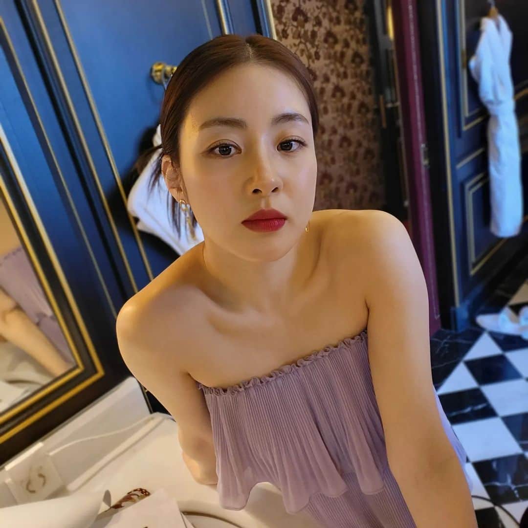 カン・ソラさんのインスタグラム写真 - (カン・ソラInstagram)「#싱글즈 #레스케이프호텔」2月24日 15時58分 ...