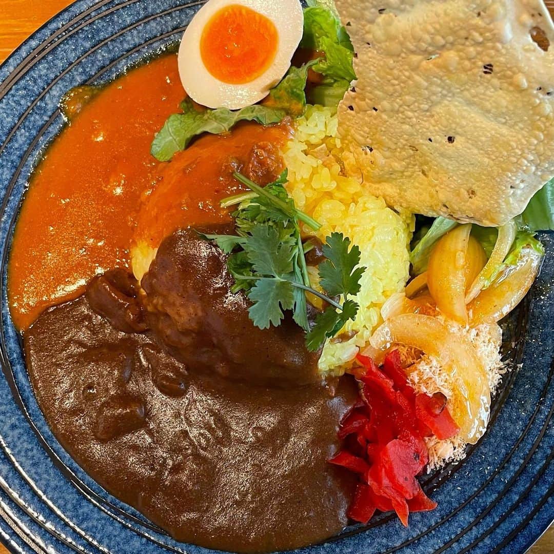 鈴木仁のインスタグラム：「. 『たぶんこれ銀河鉄道の夜』 3週間後には公演開始。  今日は稽古前 "カリガリマキオカリー"へ @caligarimakio  やっと行けた美味しかった」