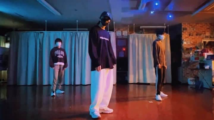 木下流声のインスタグラム：「🎧Light Switch 🎤 @charlieputh   #dance #chireography #charlieputh #lightswitch #rbsoul」