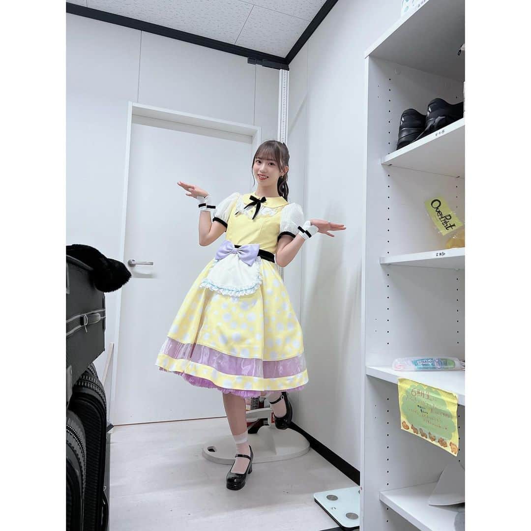栗山梨奈さんのインスタグラム写真 - (栗山梨奈Instagram)「可愛い大好きな衣装💛🤍 私は黄色でした☺︎」2月24日 17時37分 - krn_hkt48