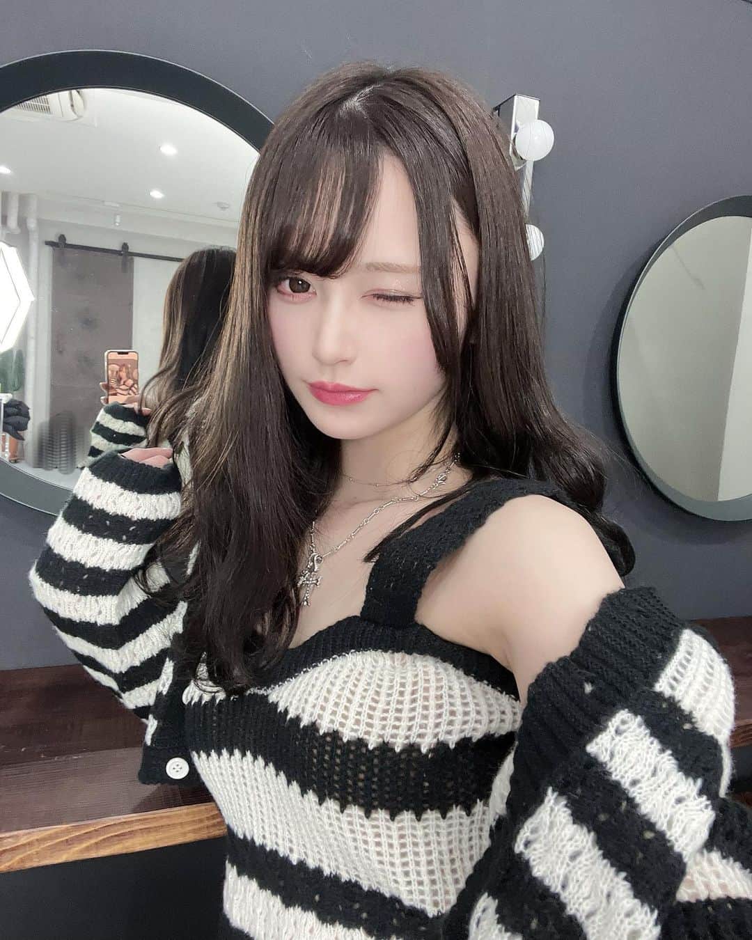 山本望叶のインスタグラム：「セレクトショップ「M hearts」OPENしました♡  2/28まで、M heartsで販売中のアイテムが10%割引で買えるクーポンありますっ！  クーポンコード【mhearts2302】」