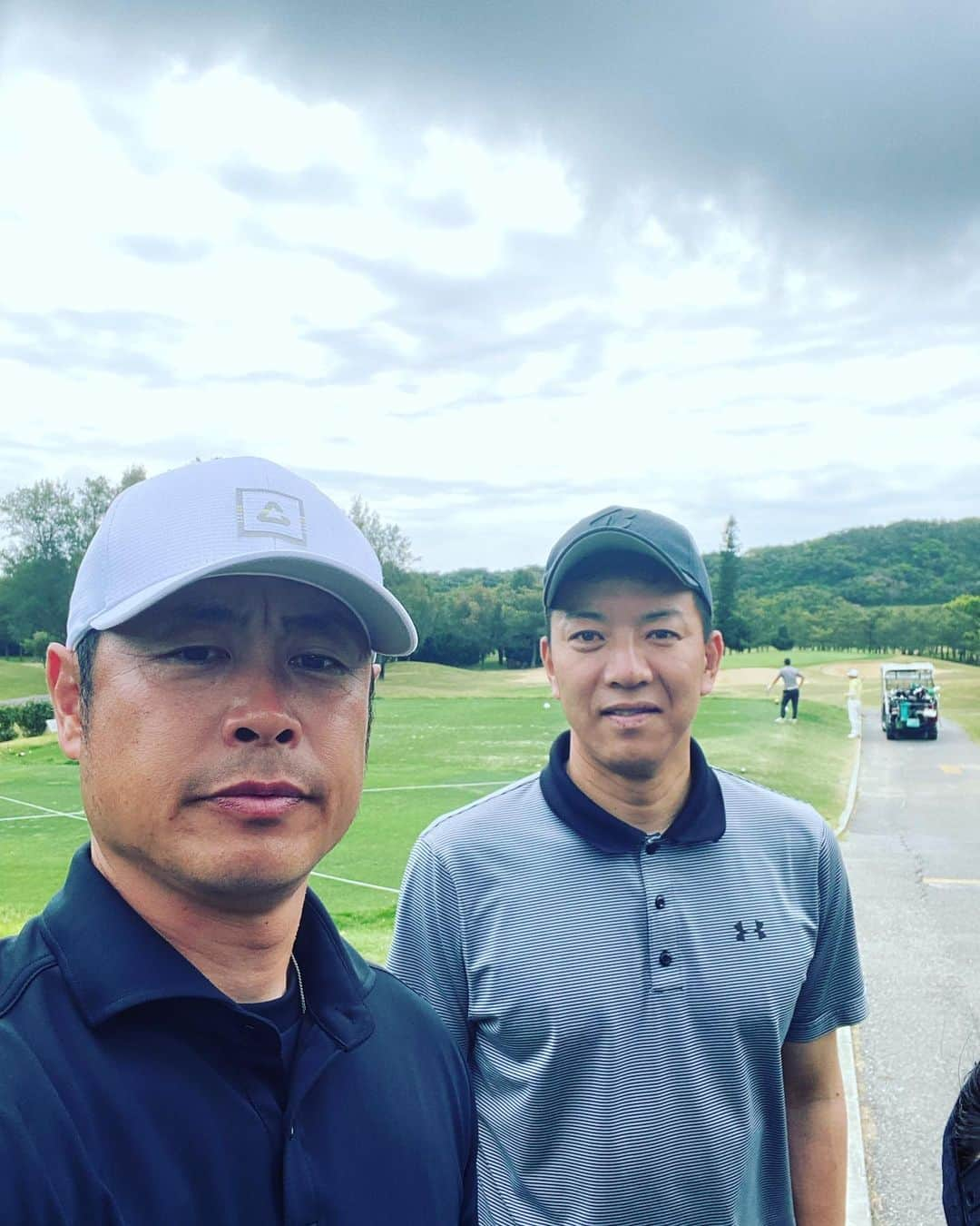 亀井善行さんのインスタグラム写真 - (亀井善行Instagram)「今日は休日😊 監督主催のゴルフ⛳️&食事🍴 監督ありがとうございました😄 休日でも身体動かすのは良い事だからね！ とりあえず撮った写真載せまーす👍 残りキャンプ明日からまた一つになって頑張りましょう‼️  ちなみに記者さんインスタを記事にするのは堪忍して下さいと山口コーチが怒ってましたよ😂 #鈴木尚広 #山口鉄也 #穴吹トレーニングコーチ #高木康成監督付 #ウォーカー #ウィーラー」2月24日 18時03分 - kame__79