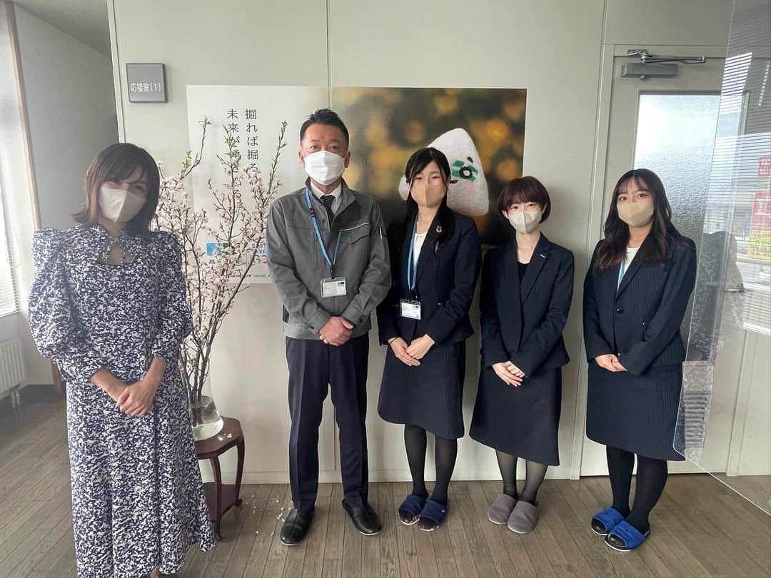 松浦彩さんのインスタグラム写真 - (松浦彩Instagram)「出演情報📺 ⠀ 明日は２本の特番に出演させていただきます！ 放送局さんが異なるため連投で告知いたします🥰 ⠀ 2月25日(土)18:30-19:00 SAYさくらんぼテレビ 潜入‼︎山形キラリ⭐︎〜魅力ある企業づくりとは ⠀  こだわりの仕事をする企業に潜入取材！毎回大人の社会科見学をさせていただくようなワクワク感で取材させていただいています。 技術の継承、時代に合わせたチャレンジなど今回もとても興味深いです🔍 ⠀ ぜひご覧ください🫶🏻🌼 ⠀ #さくらんぼテレビ #SAY #潜入山形キラリ」2月24日 19時27分 - ayamatsuura.s