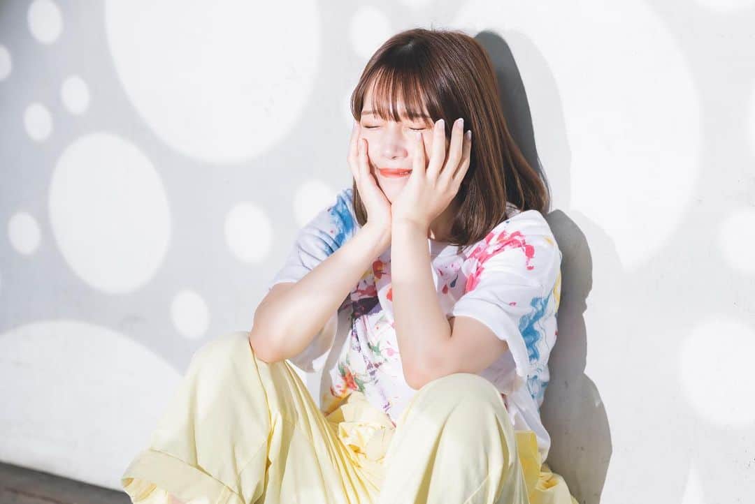 内田真礼のインスタグラム：「リバイバルライブのBlu-ray発売が発表されました〜！  あの日の衣装をきて、撮影してきましたよっ！ インスタ用に、何枚かアザーショットをもらいました✨  キラキラな思い出がいっぱい詰まっているかわいい衣装たち✨ 何時着てもときめきます..!  3月の発売をお楽しみに💛」