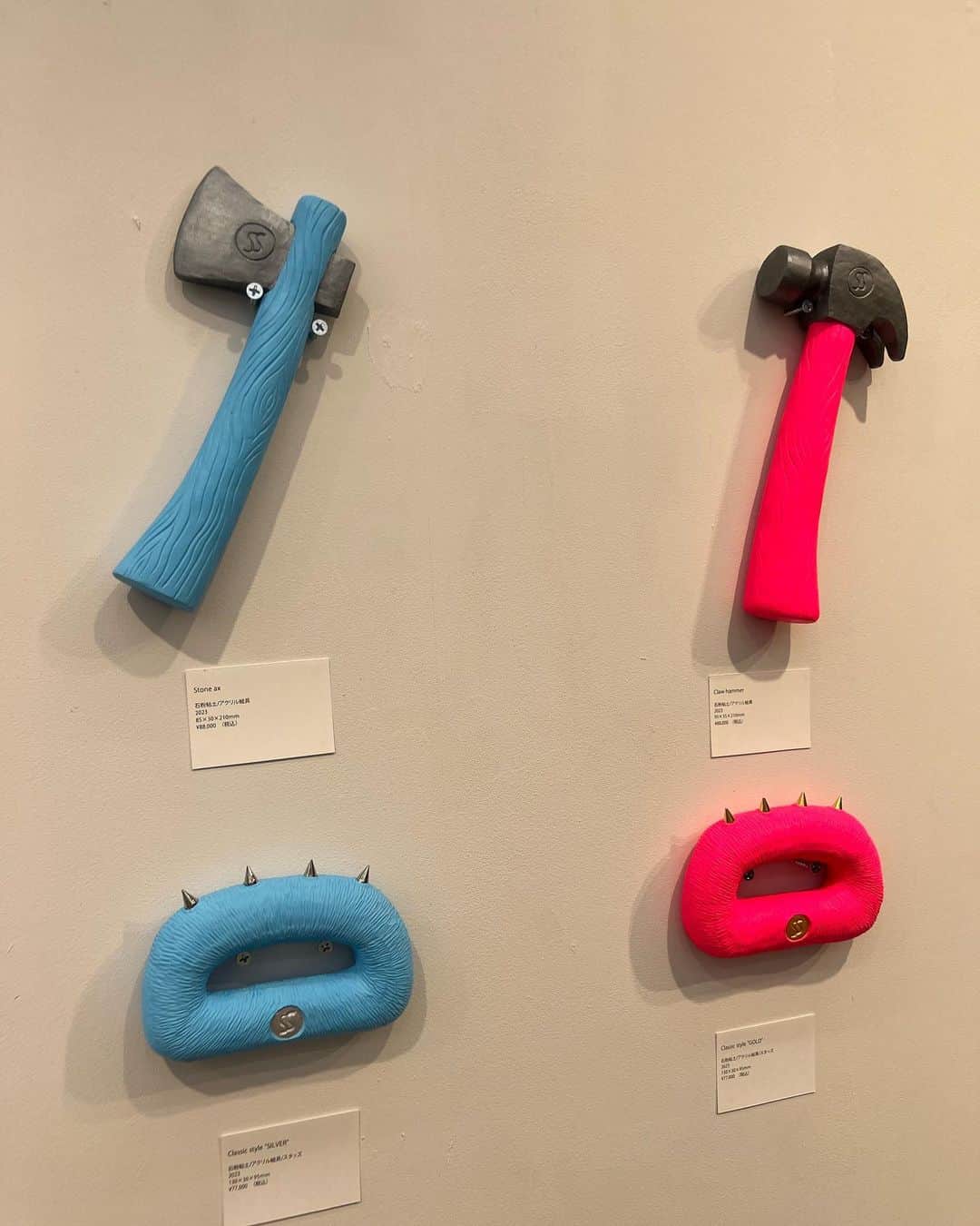 小林美季さんのインスタグラム写真 - (小林美季Instagram)「SCULPSHION  彫刻家 吉田くんの個展⚒  もうほんと 相変わらずおもしろい人だったぁ*  残したい大切なものと 壊して新しく生みだすパワーと のバランスがすごい！  可愛くて力強い作品たちを たくさんの人に見てもらえますよに* 刺激をありがとうー！🌷 またゆっくり話しましょ♪  ☞渋谷パルコ 5F 2/27まで  #彫刻 #彫刻家 #吉田孝弥  #Yoshidatakaya #SCULPSHION #Art #XLAGE #fashion #美術 #刺激の日 #渋谷パルコ」2月24日 20時35分 - miki_66v