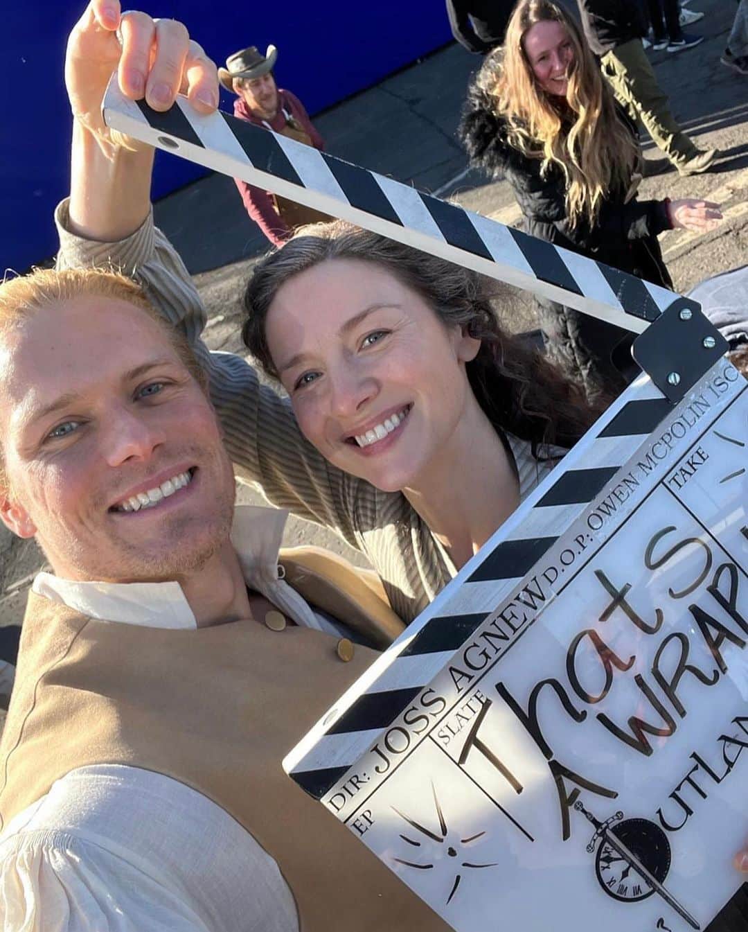 カトリナ･バルフのインスタグラム：「And a whole year later …. What an epic season it has been. Our cast and crew have worked so hard and given their all. I can’t wait for everyone to see the fruits of our labour. And now for some well earned rest 💗 @outlander_starz」