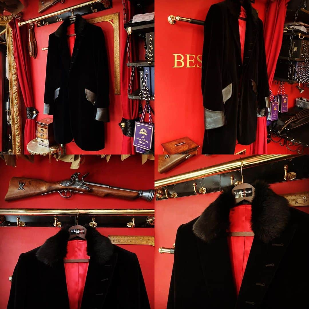 サー トム ベイカーさんのインスタグラム写真 - (サー トム ベイカーInstagram)「Velvet frock coat. Dramatic garment!」2月24日 22時34分 - sirtombaker