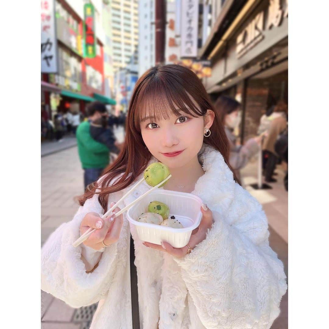 木﨑千聖のインスタグラム：「. ⁡ 📍横浜中華街 ⁡ この間、初めて行ってきました 🥟♡ 小籠包と胡麻団子たべたよ 〜  ⁡ 占いもしてもらったの！楽しかった 😌💞 ⁡ ⁡ #中華街 #横浜中華街 #横浜中華街食べ歩き #食べ歩き  #小籠包 #胡麻団子 #instagood #japanesegirl」