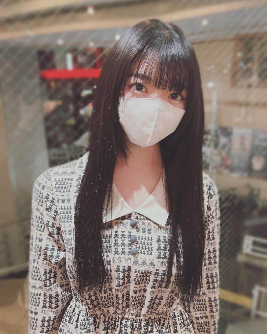 進藤あまねのインスタグラム：「黒髪ロングぱっつんしか勝たん✊💖✨  久しぶりに妖狐×僕SSみたら安定だわ〜(*^^*)ってなりました✌️  #エクステ #ねすぐらむ」