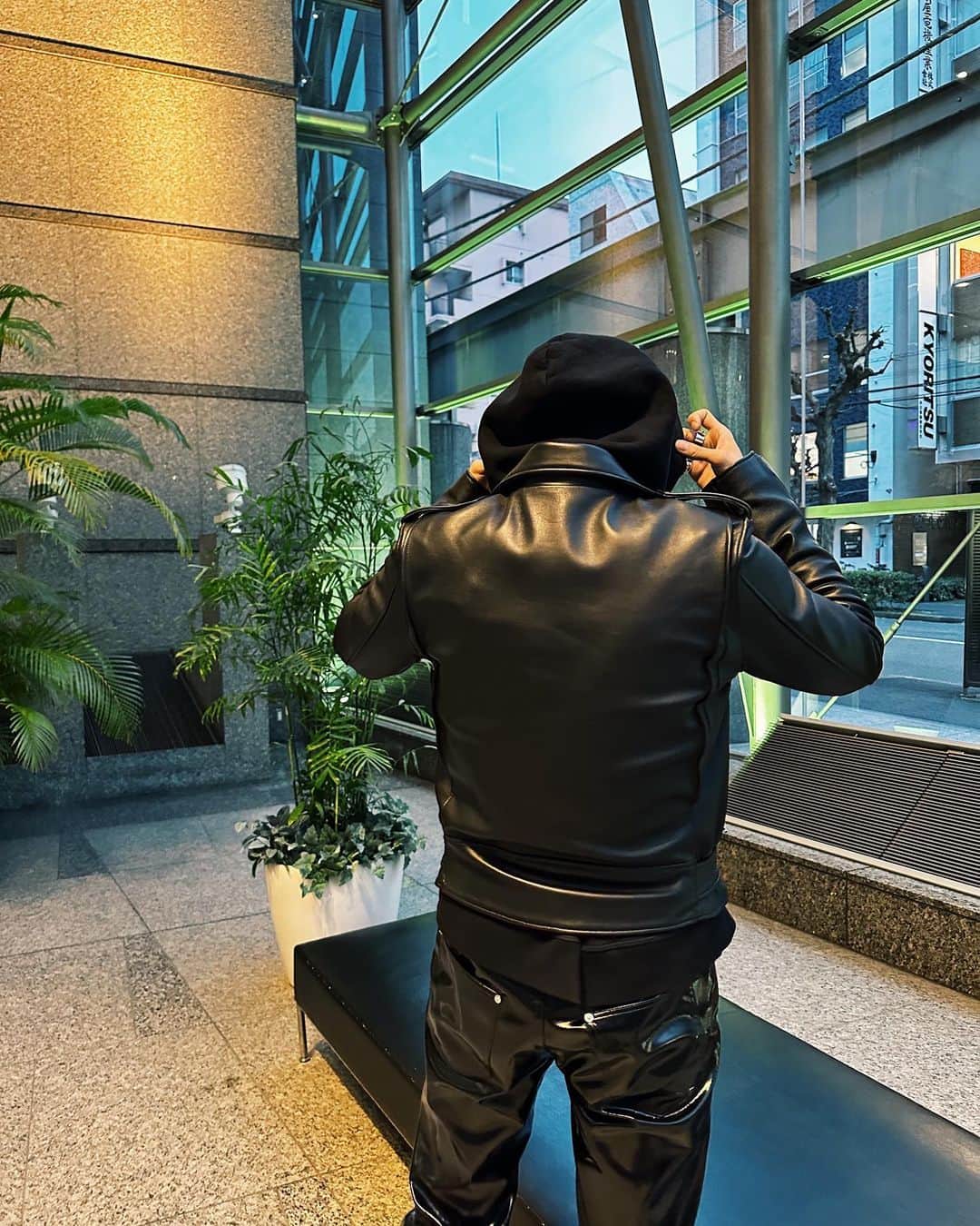 岡本聖哉さんのインスタグラム写真 - (岡本聖哉Instagram)「jacket&pants: @johnlawrencesullivan_official   #せいやのしふく」2月24日 23時24分 - okmtseiya_official