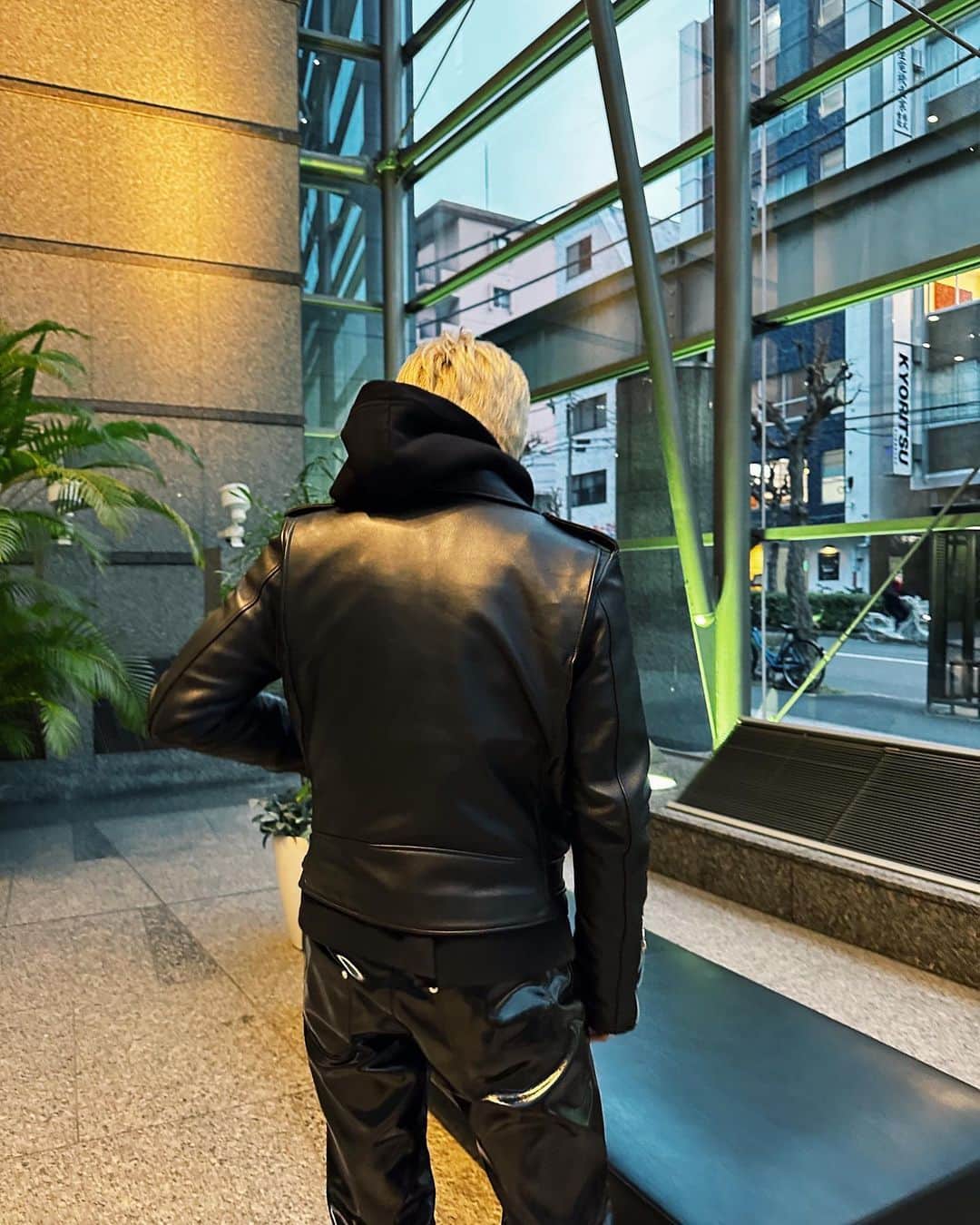 岡本聖哉さんのインスタグラム写真 - (岡本聖哉Instagram)「jacket&pants: @johnlawrencesullivan_official   #せいやのしふく」2月24日 23時24分 - okmtseiya_official