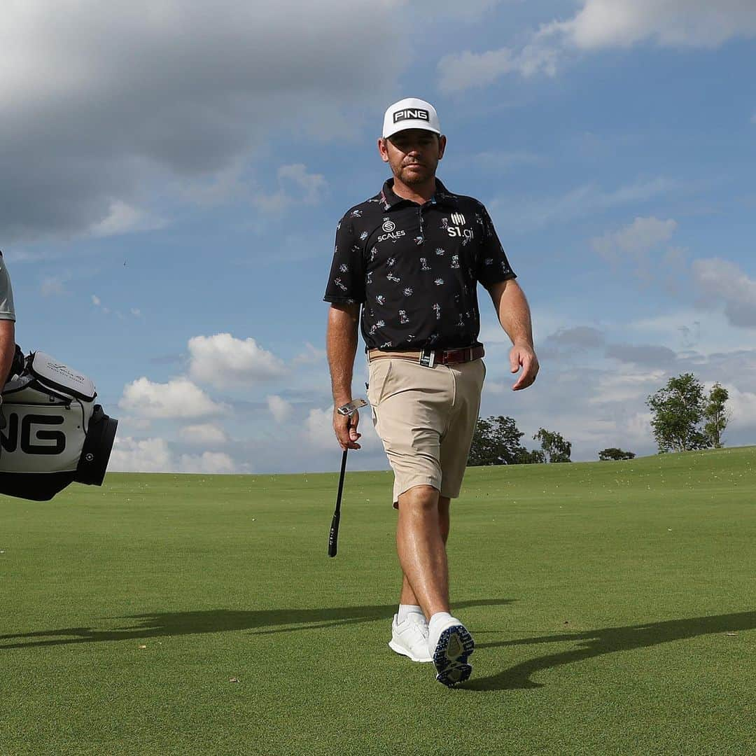 ルイ・ウーストハウゼンのインスタグラム：「New season, new energy. Round 1 starts at 1:15 / shotgun start:  🦂 Hole 3 - I’m paired with @joaco_niemann and @carlosortizgolf   🦂 Hole 10 - @burmygolf   🦂 Hole 16 - @bgrace20   🦂 Hole 17 - @charlschwartzel   Let’s go @stingergc_  #LIVGOLF #STINGERGC」