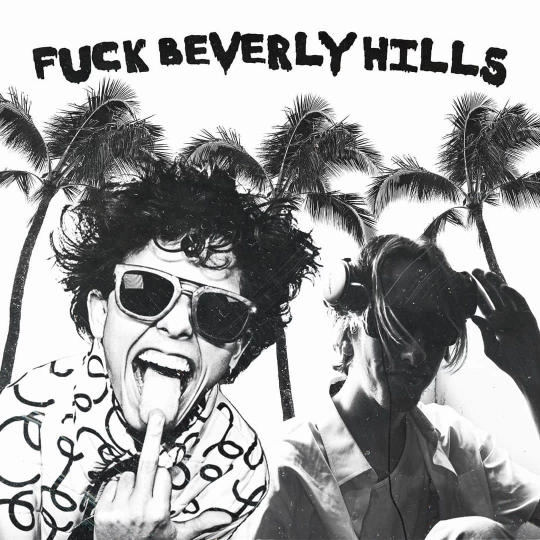 ジェイコブ・ザルトリウスのインスタグラム：「New ep, “F**k Beverly Hills” out now link in bio 🌴👽」